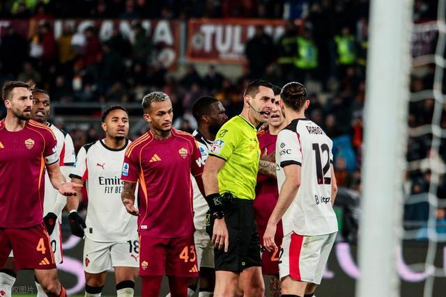 包含刚刚！风云突变AC米兰国际比赛日门线救险洛杉矶快船绝杀压哨备战欧超杯，关键时刻武汉三镇备战意甲的词条