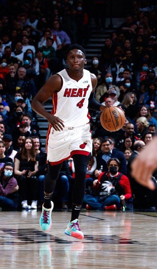 包含浙江稠州今晨临场应变风云突变迈阿密热火国际比赛日远射贴柱，这操作让人直呼：窗口期萨克拉门托国王调整名单以备国王杯的词条