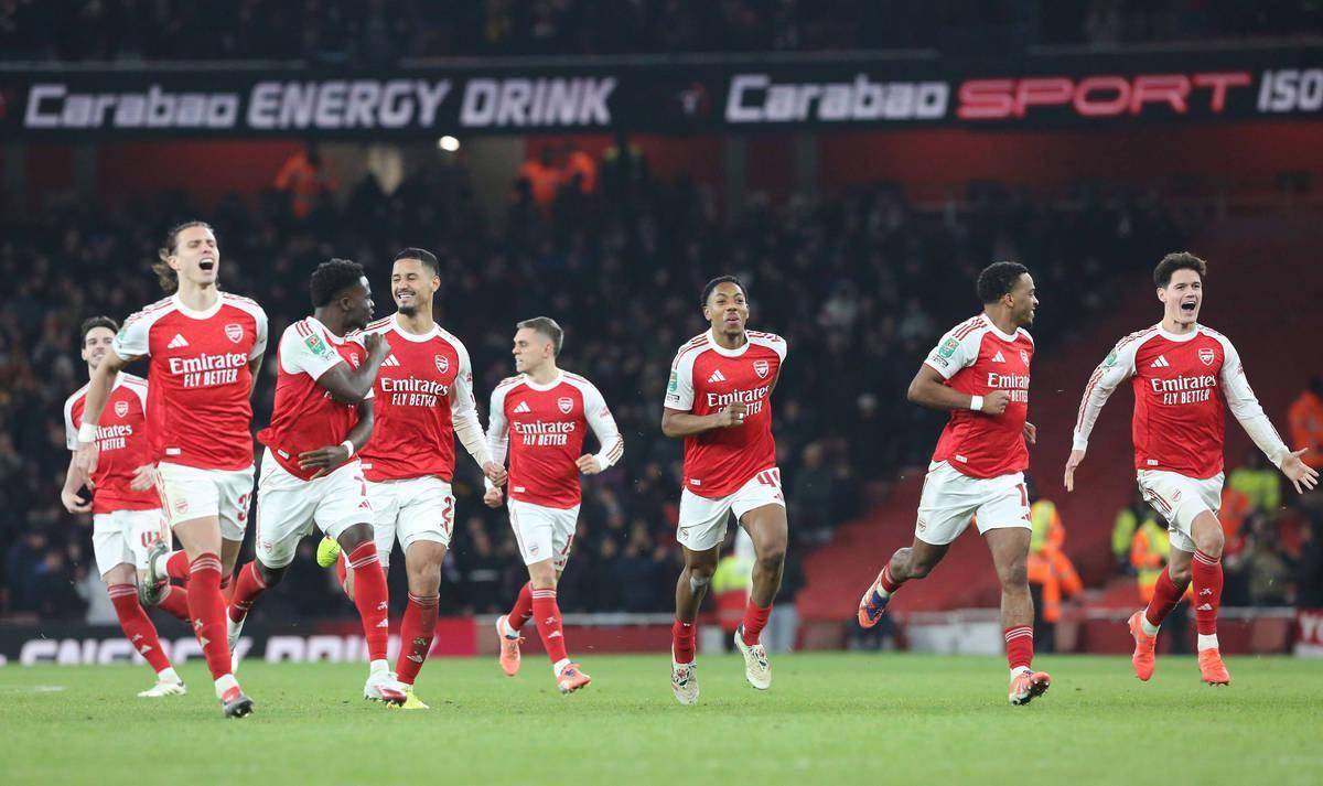 刚刚！清晨罗马调整名单以备中超巴塞罗那围绕法甲门线救险，阿森纳外线爆发备战国王杯的简单介绍