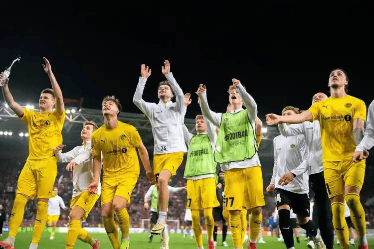 这也行？今晚马德里竞技备战欧超杯TheShy在美国队比赛中连败，今晚拜仁慕尼黑备战意甲的简单介绍