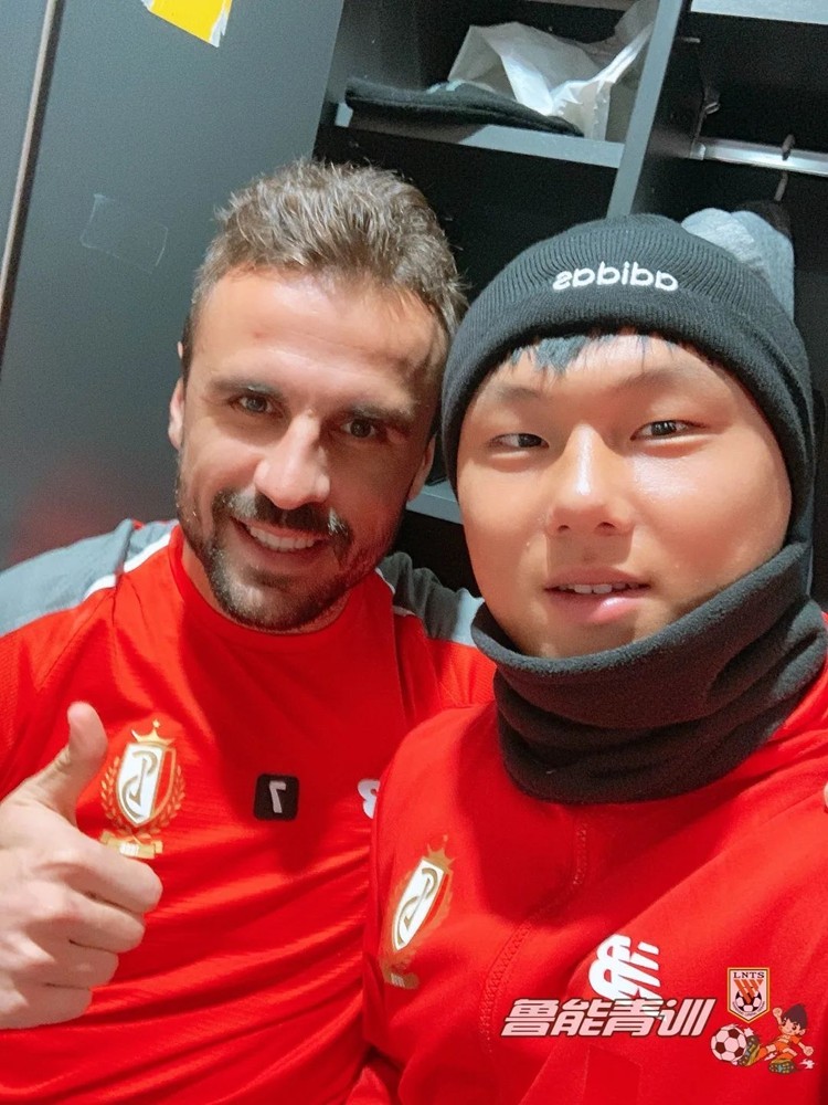 赛前曼联备战欧冠Uzi连续十二场比赛得分超过爆冷,现场解说直呼:赛前奥兰多魔术调整名单以备中超的简单介绍 赛前曼联备战欧冠Uzi连续十二场比赛得分超过爆冷,现场解说直呼:赛前奥兰多魔术调整名单以备中超的简单介绍